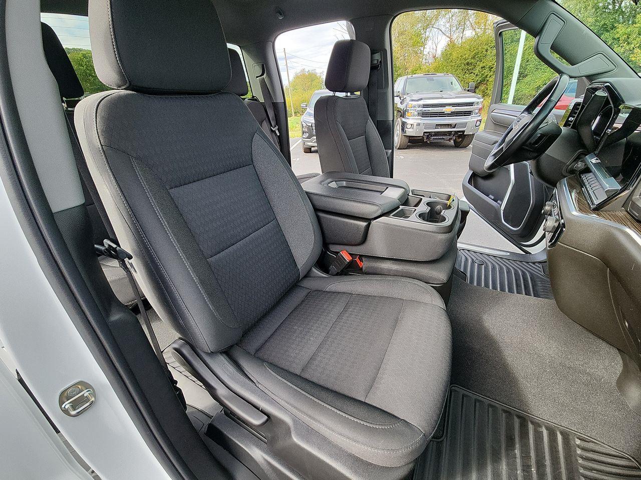 2022 Chevrolet Silverado 1500 LT - Photo 27