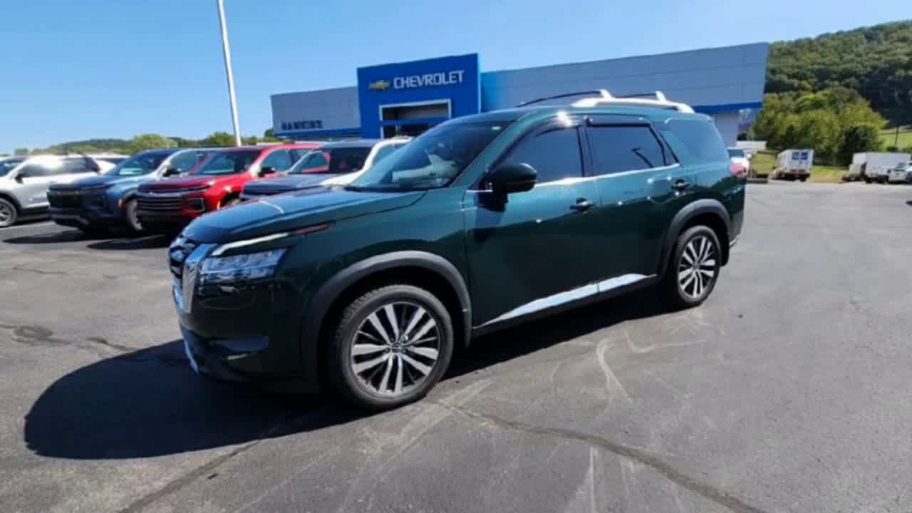 2022 Nissan Pathfinder Platinum photo 4
