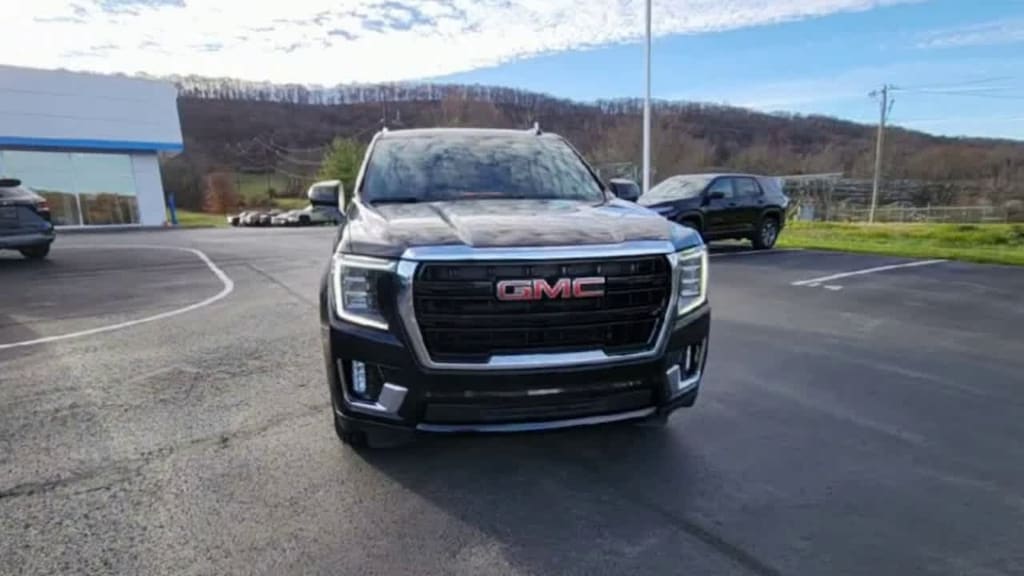 Used 2022 GMC Yukon XL SLE SUV