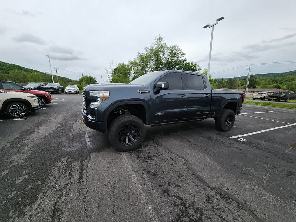 2022 GMC Sierra 4WD Crew Cab Short Box AT4's photo