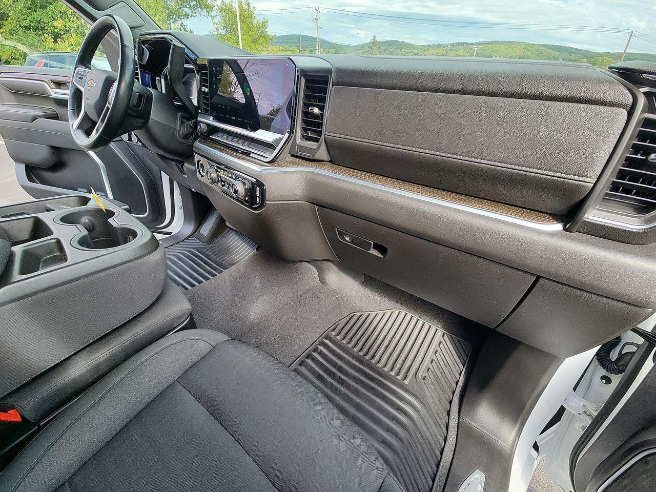 2022 Chevrolet Silverado 1500 LT - Photo 28