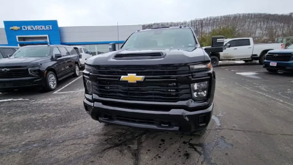 Used 2024 Chevrolet Silverado 2500 HD Custom Truck