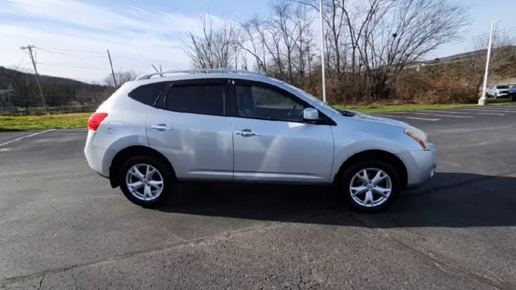Used 2010 Nissan Rogue SL