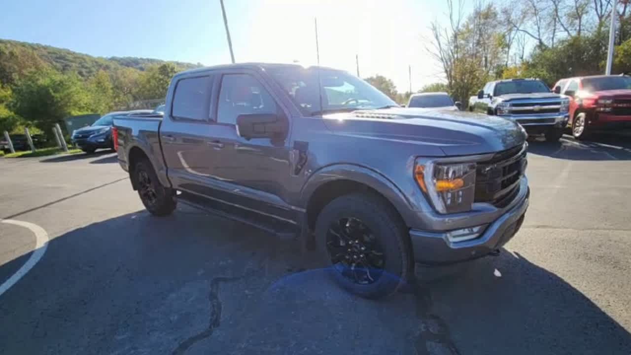 2023 Ford F-150 XLT photo 2