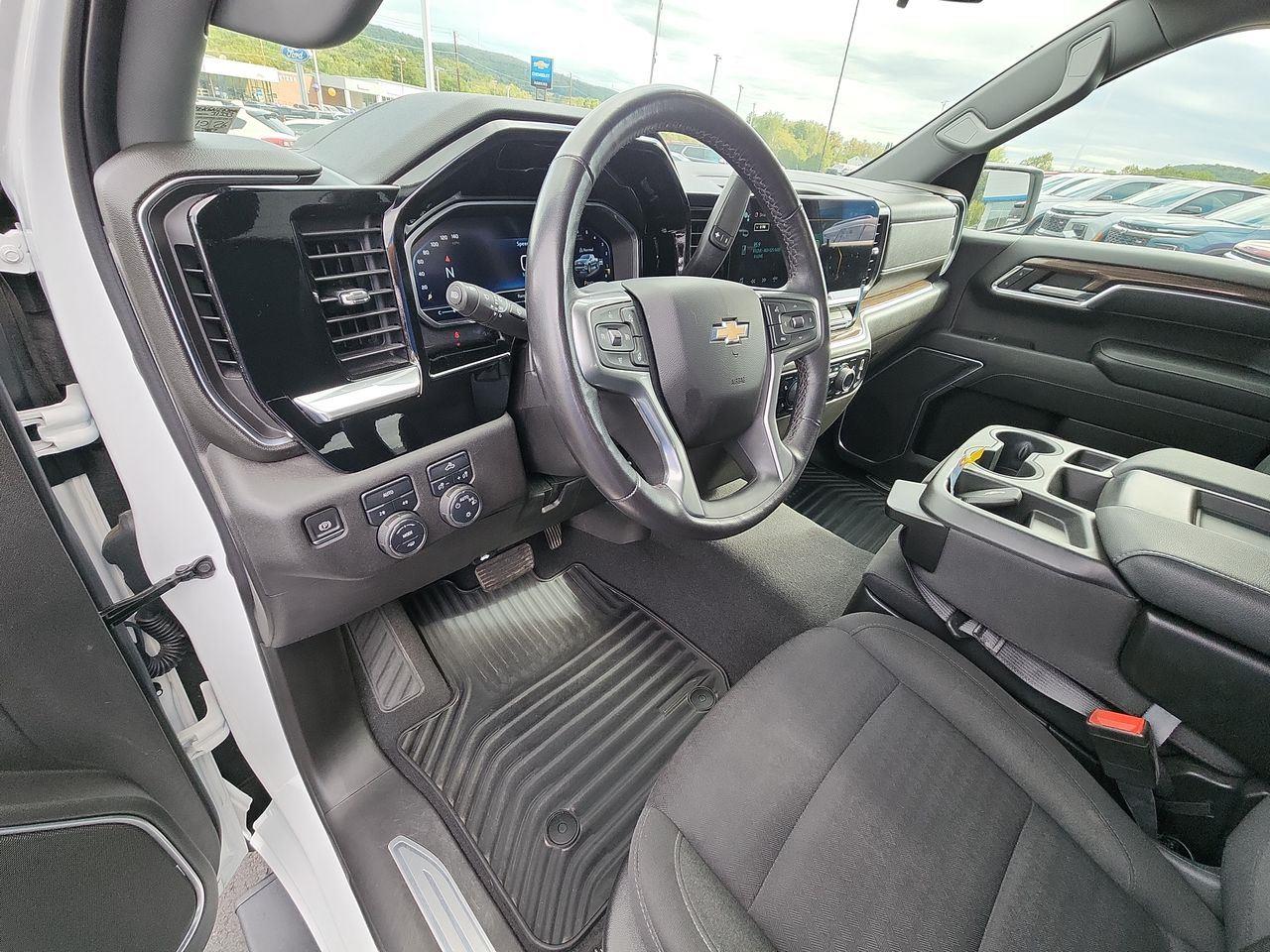 2022 Chevrolet Silverado 1500 LT - Photo 10