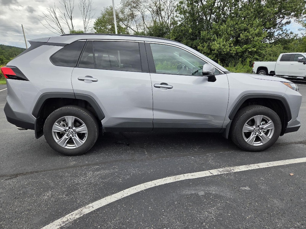 Used 2022 Toyota RAV4 XLE SUV