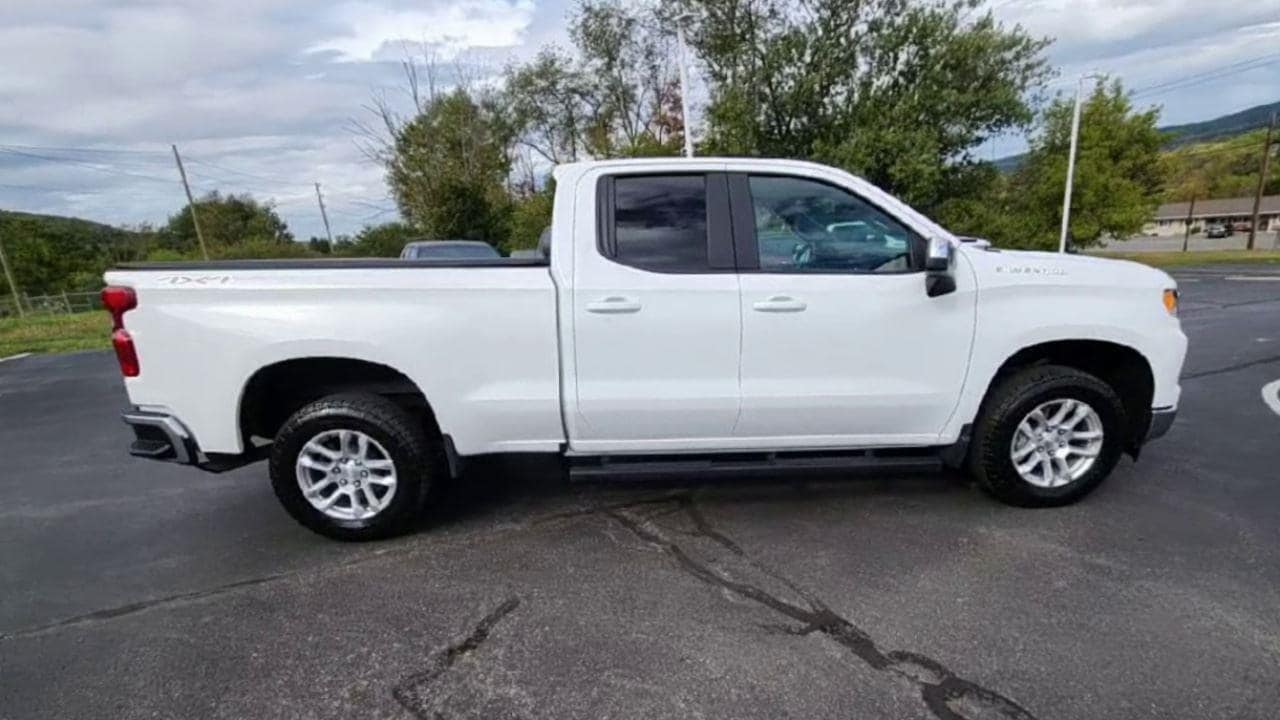 2022 Chevrolet Silverado 1500 LT - Photo 9