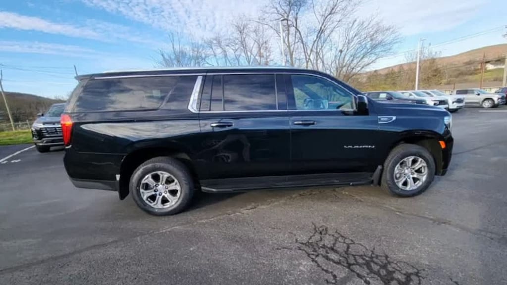 Used 2022 GMC Yukon XL SLE SUV
