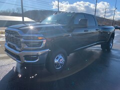 2026 Ram 3500 TRADESMAN CREW CAB 4X4 8' BOX Pickup