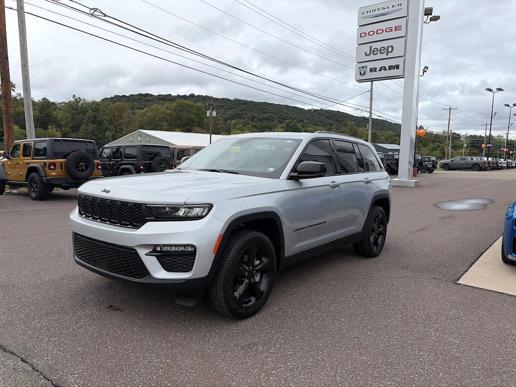 Used 2023 Jeep Grand Cherokee Limited SUV
