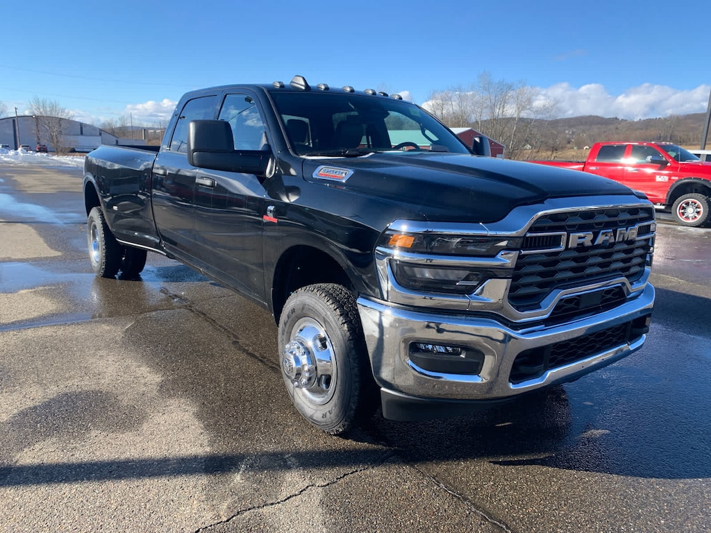 New 2026 Ram 3500 TRADESMAN CREW CAB 4X4 8' BOX Pickup