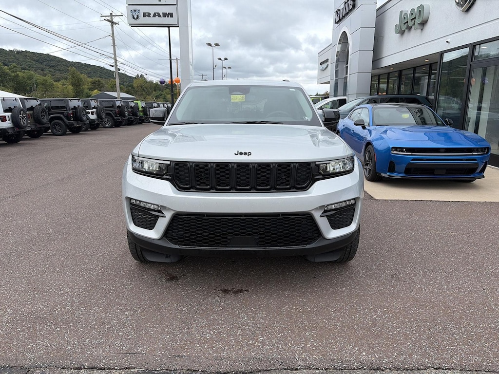 Used 2023 Jeep Grand Cherokee Limited SUV