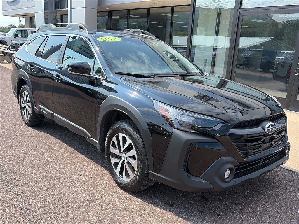 Used 2025 Subaru Outback Premium SUV