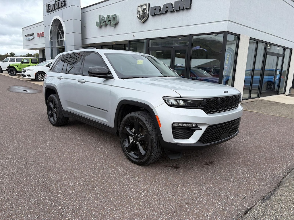 Used 2023 Jeep Grand Cherokee Limited SUV