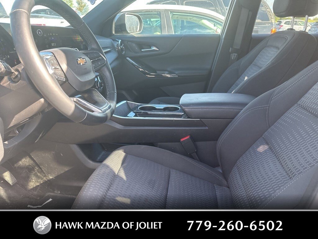 2025 Chevrolet Equinox LT photo 3
