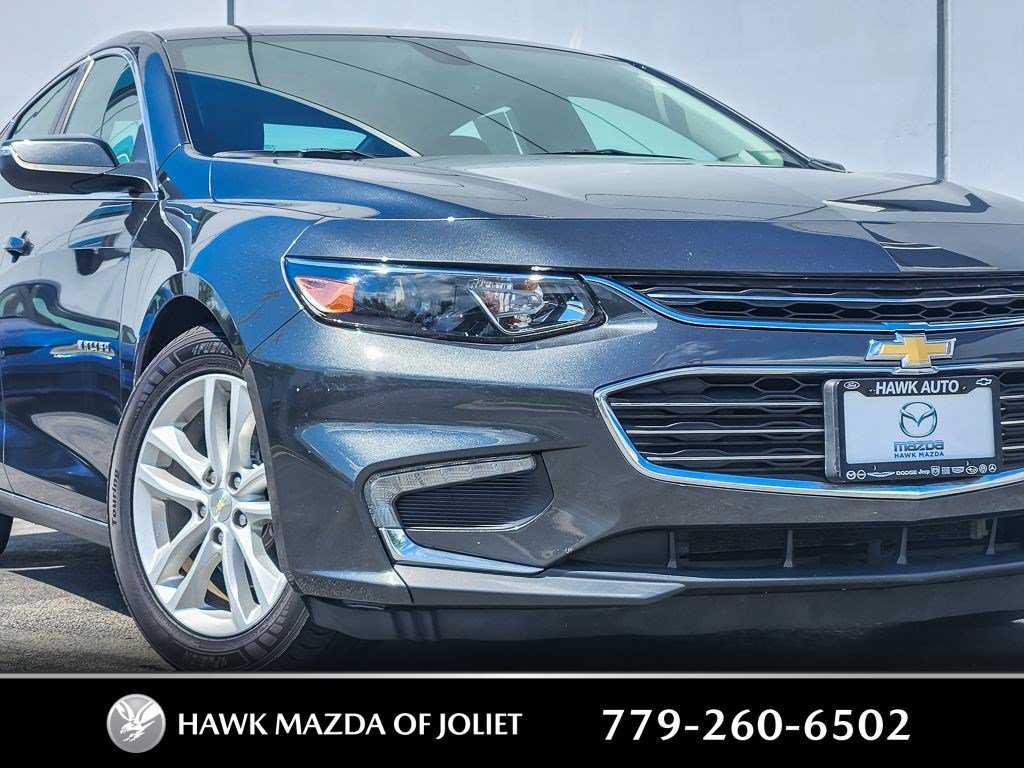 Used 2018 Chevrolet Malibu 1LT with VIN 1G1ZD5ST3JF217968 for sale in Plainfield, IL