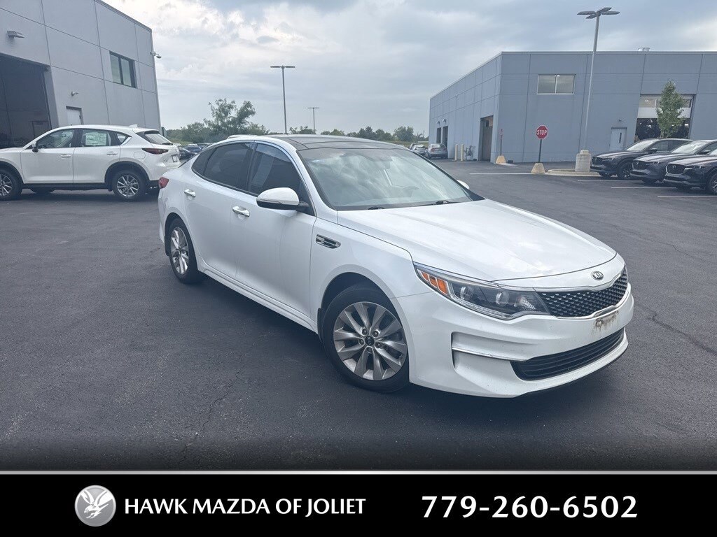 2016 Kia Optima EX photo 3