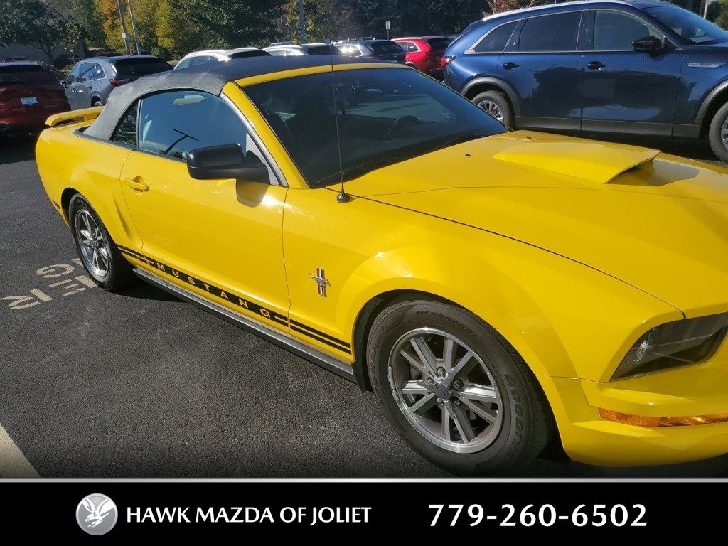2005 Ford Mustang Deluxe
