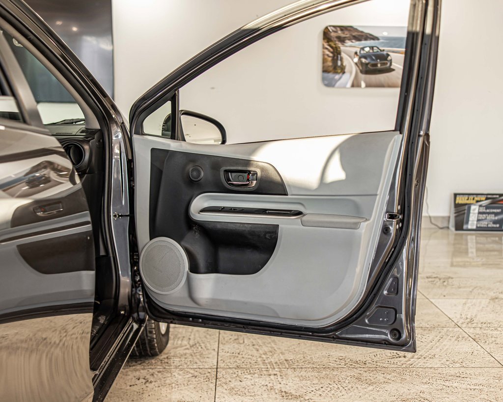 2014 TOYOTA PRIUS C - Image 38