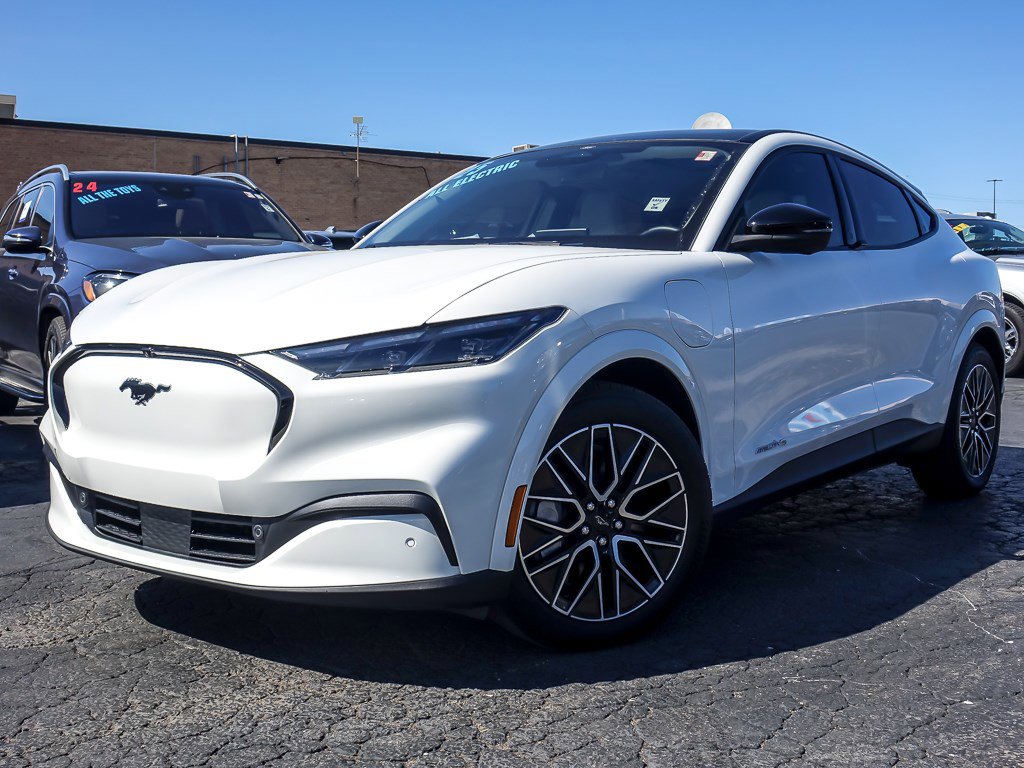 2025 Ford Mustang-Mach-e Premium's photo