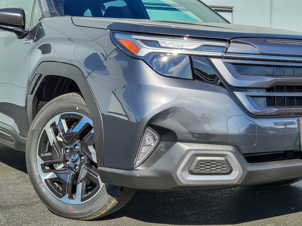 New 2025 Subaru Forester Hybrid Limited SUV