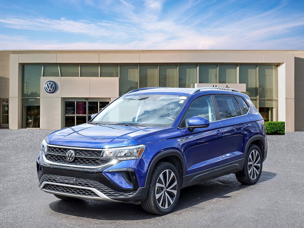 Used 2022 Volkswagen Taos SE SE 4MOTION