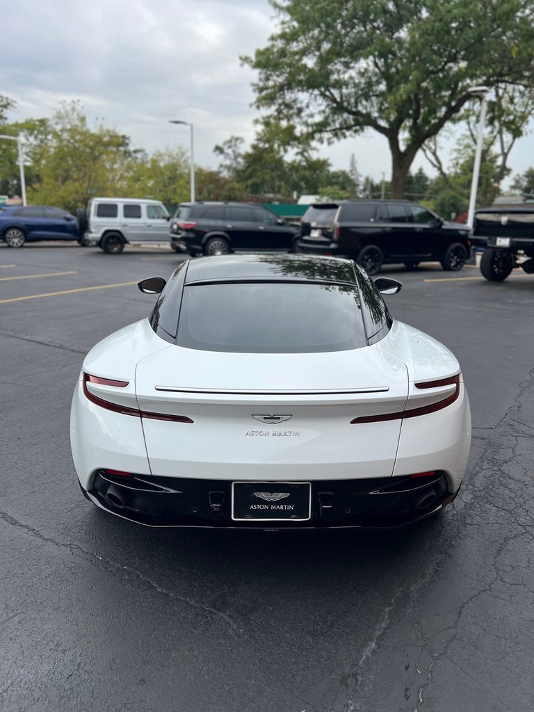 2018 Aston Martin DB11 photo 3