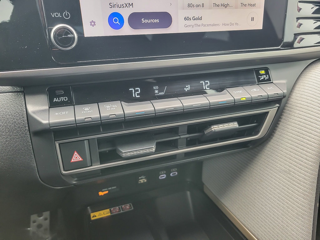 2025 TOYOTA CAMRY - Image 16