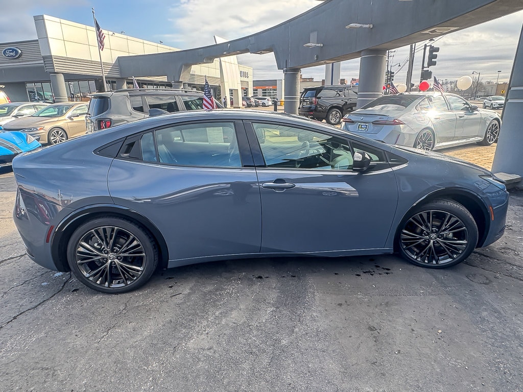 2025 TOYOTA PRIUS - Image 9