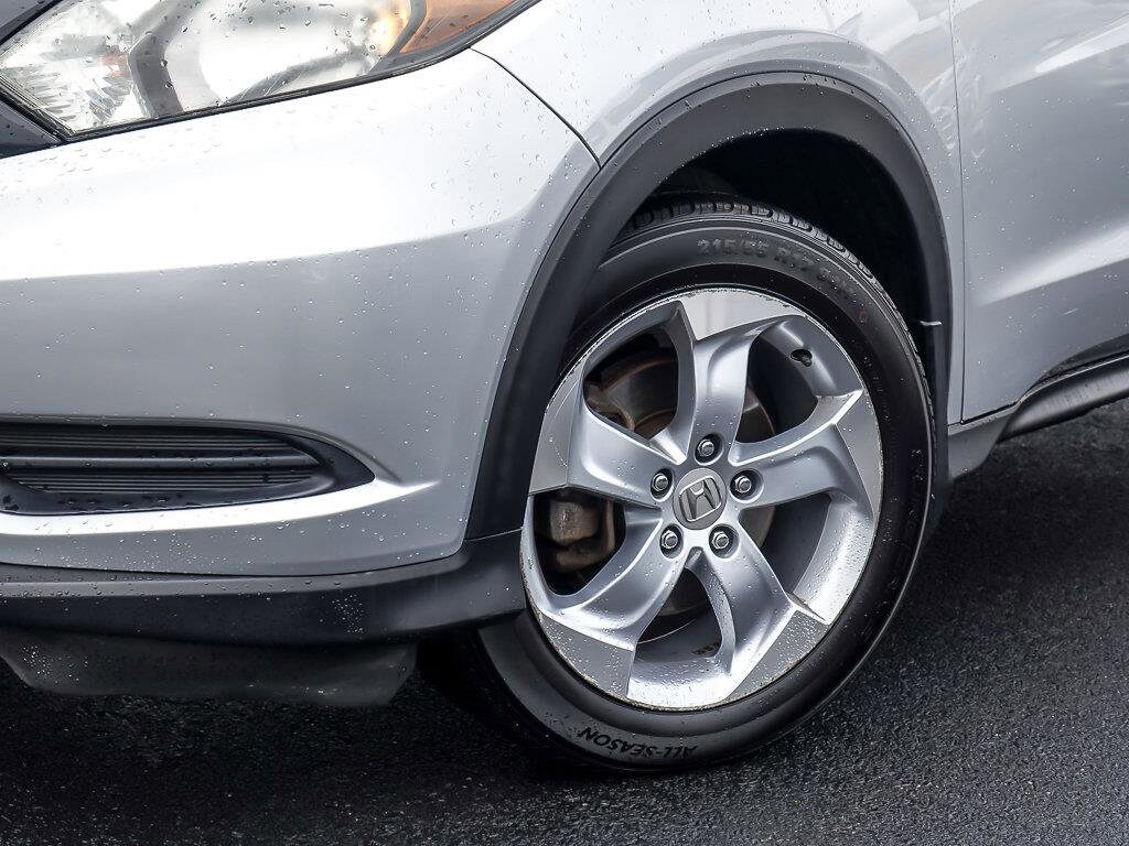 2016 Honda HR-V LX photo 2