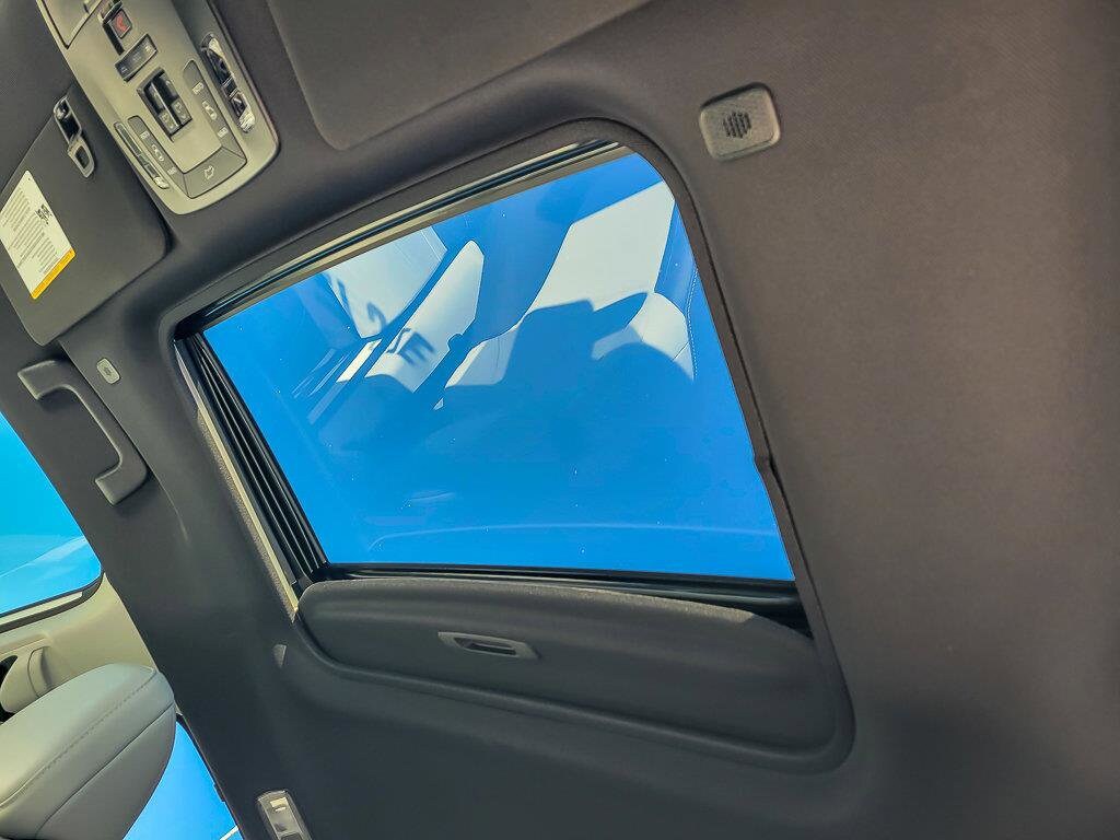 2025 TOYOTA SIENNA - Image 15