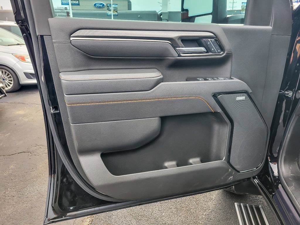 2025 GMC SIERRA HD - Image 25