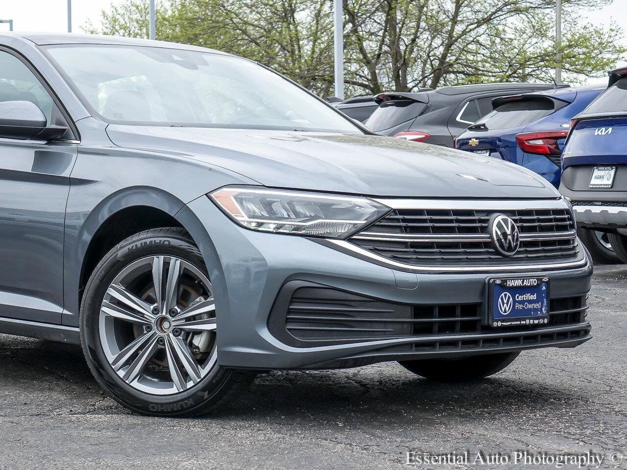 Used 2023 Volkswagen Jetta SE with VIN 3VW7M7BU4PM021174 for sale in Plainfield, IL