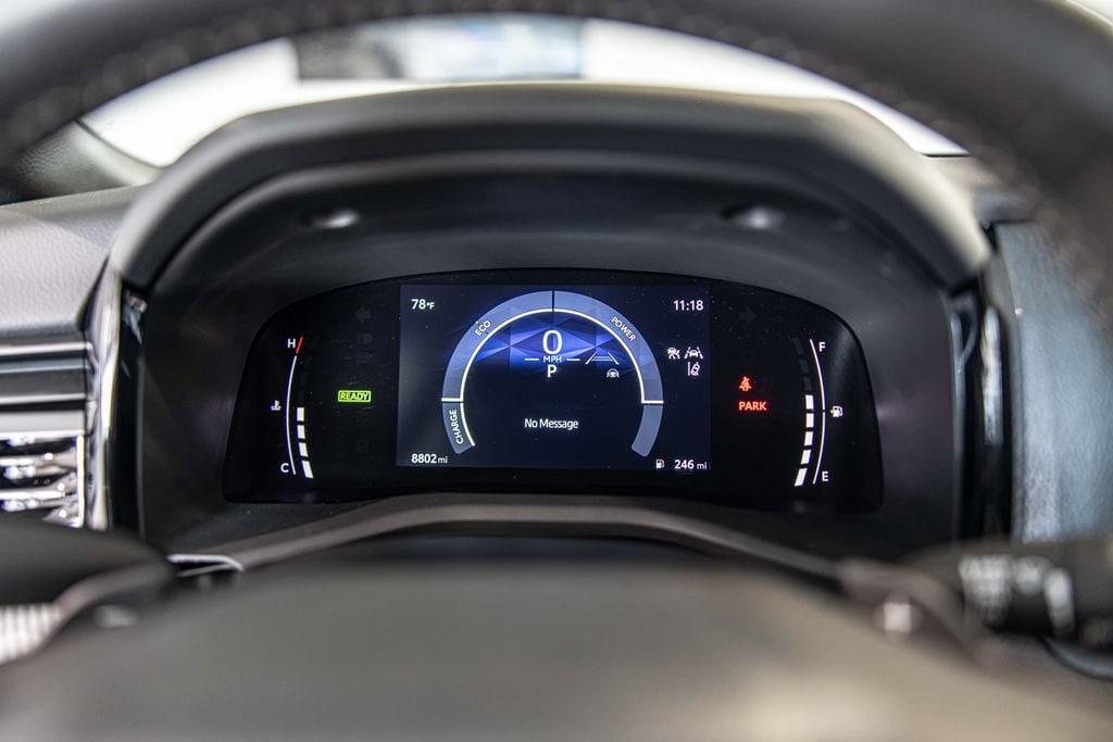 2025 Toyota Camry SE - Photo 22