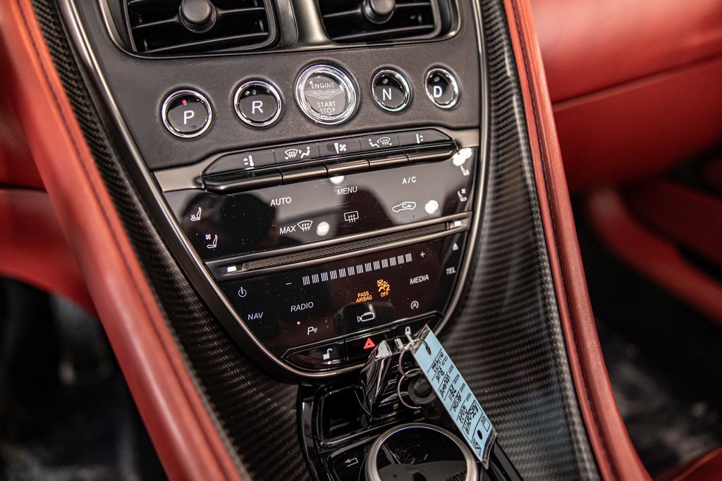 2022 ASTON MARTIN DB11 - Image 27