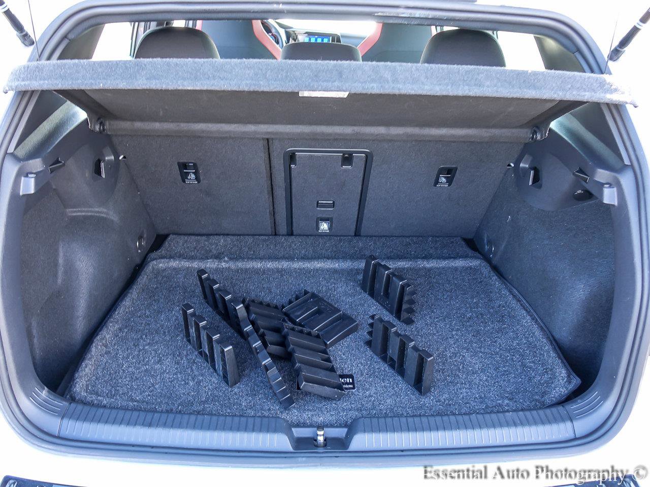 2023 VOLKSWAGEN GOLF GTI - Image 18