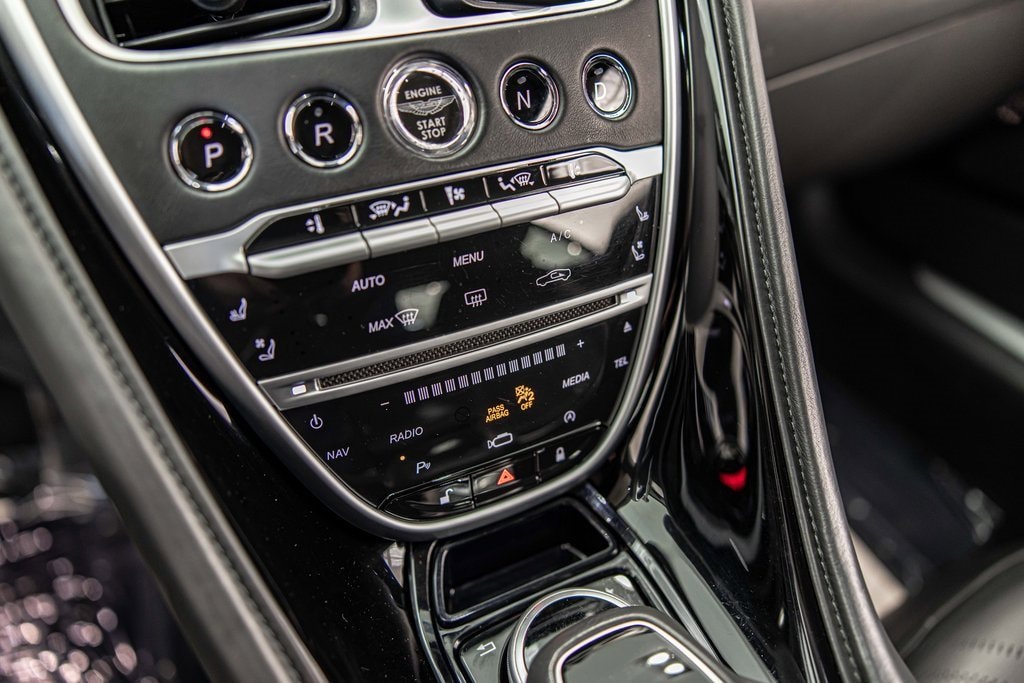 2020 ASTON MARTIN DB11 - Image 26