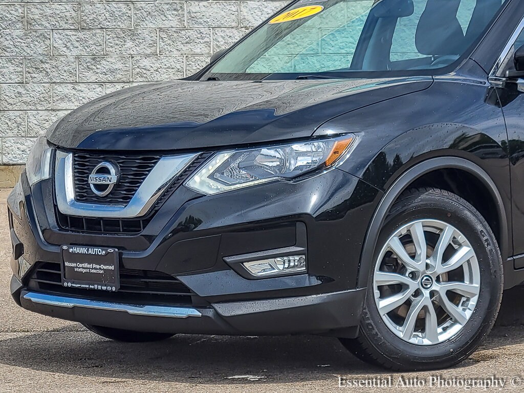 Used 2017 Nissan Rogue SV with VIN KNMAT2MV8HP559585 for sale in Plainfield, IL
