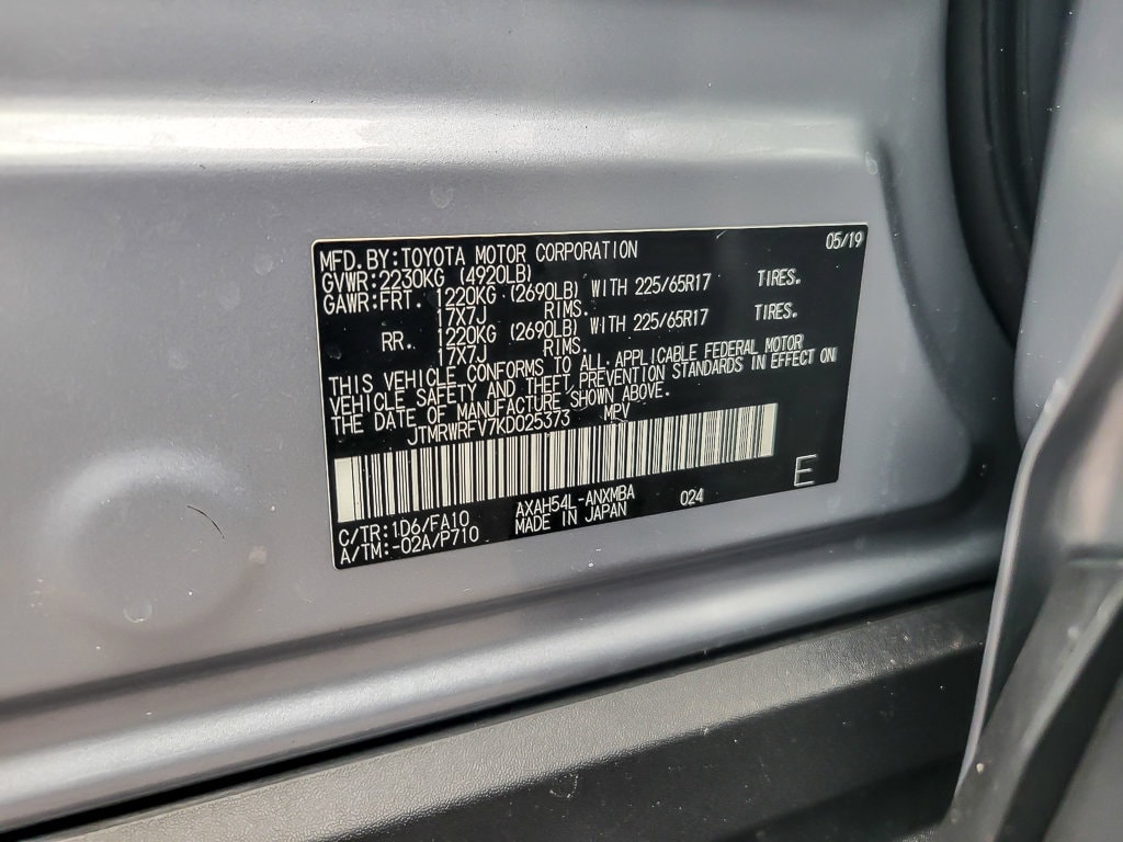 2019 TOYOTA RAV4 - Image 27