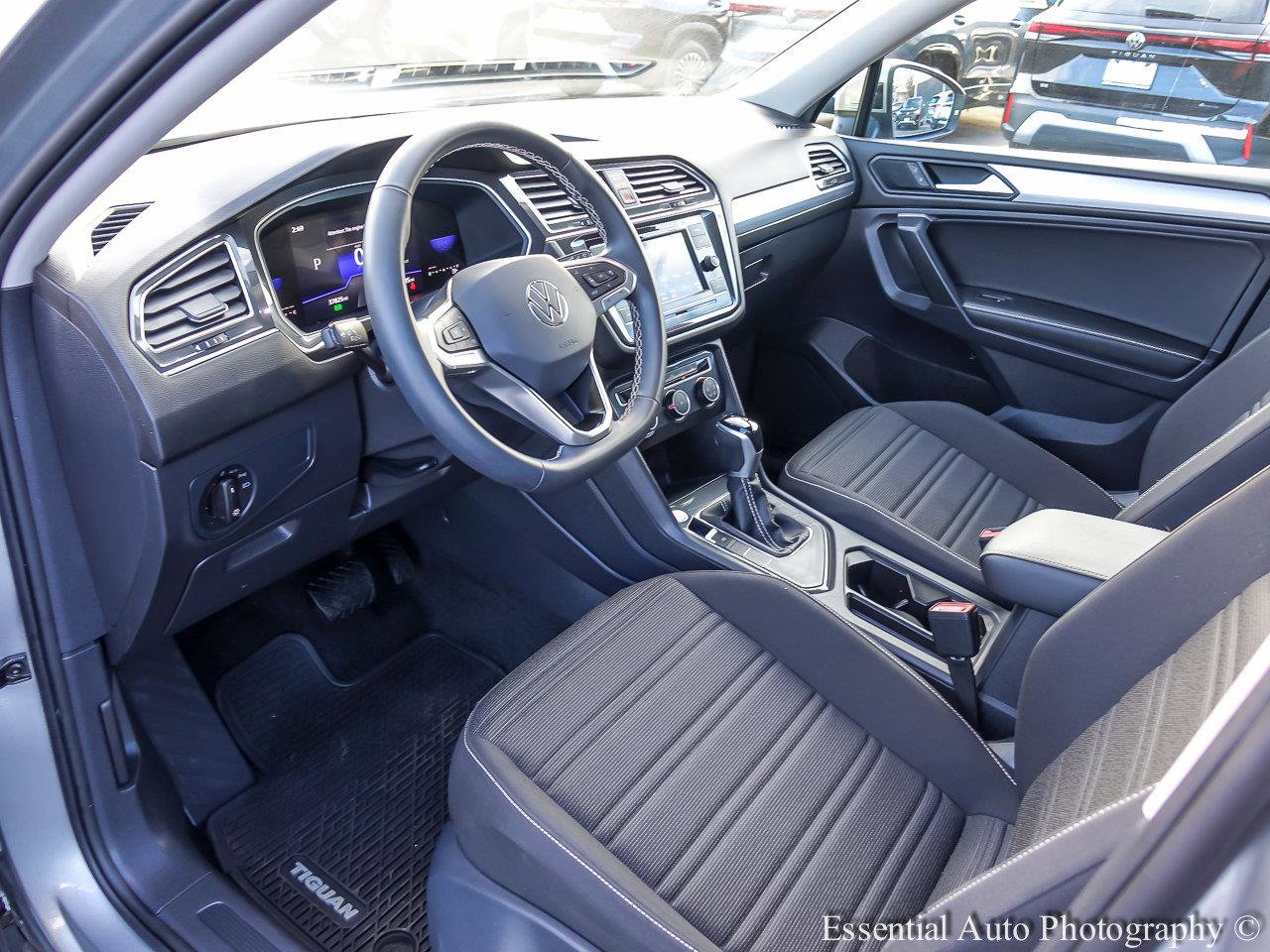 2023 VOLKSWAGEN TIGUAN - Image 9