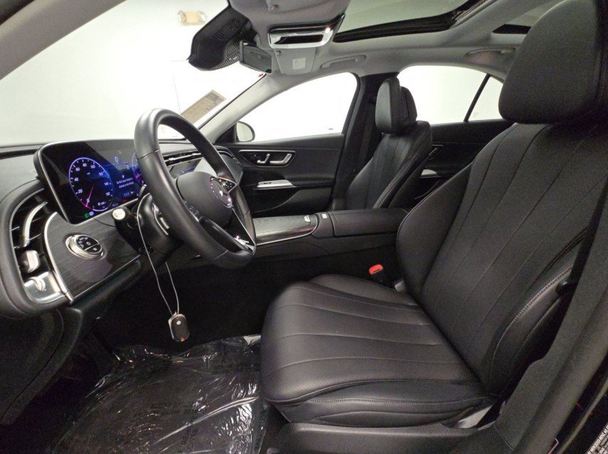 2025 Mercedes Benz E 350 photo 4