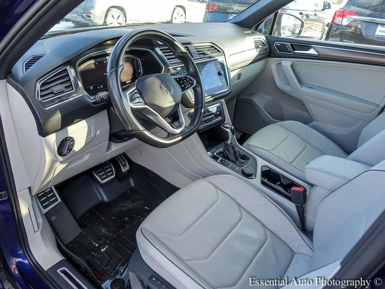 2022 VOLKSWAGEN TIGUAN - Image 9