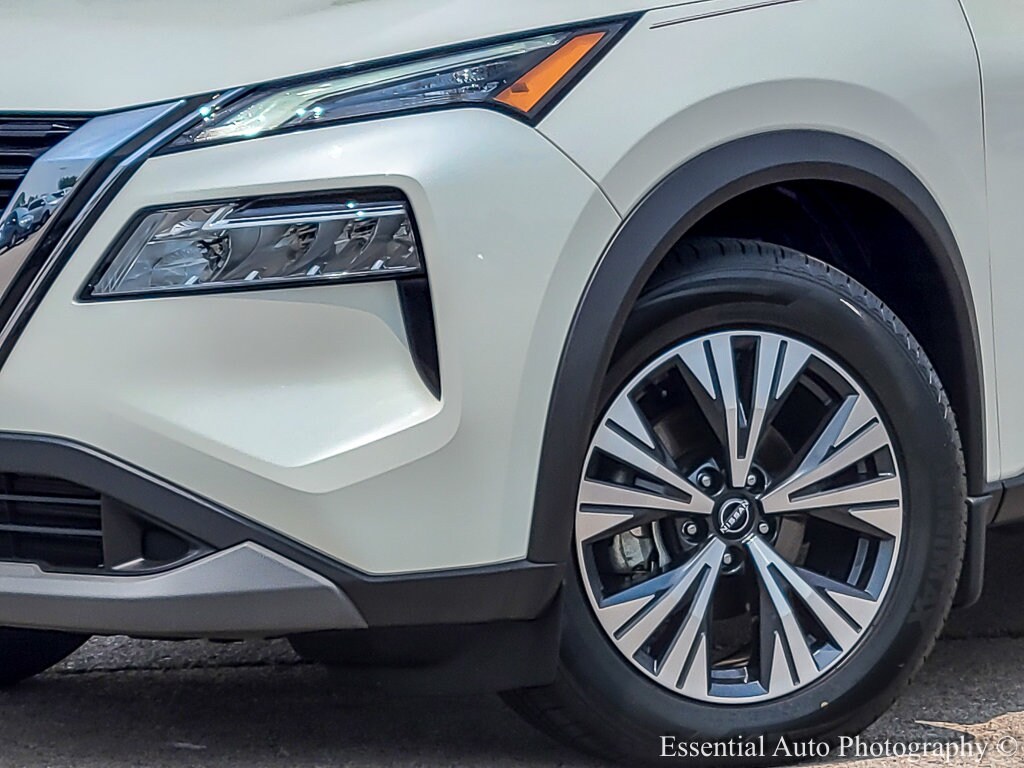 2023 Nissan Rogue SV photo 3