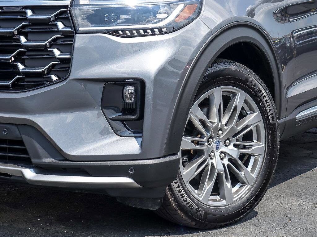 2025 Ford Explorer Platinum photo 3