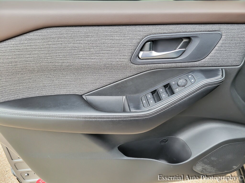 2023 NISSAN ROGUE - Image 16