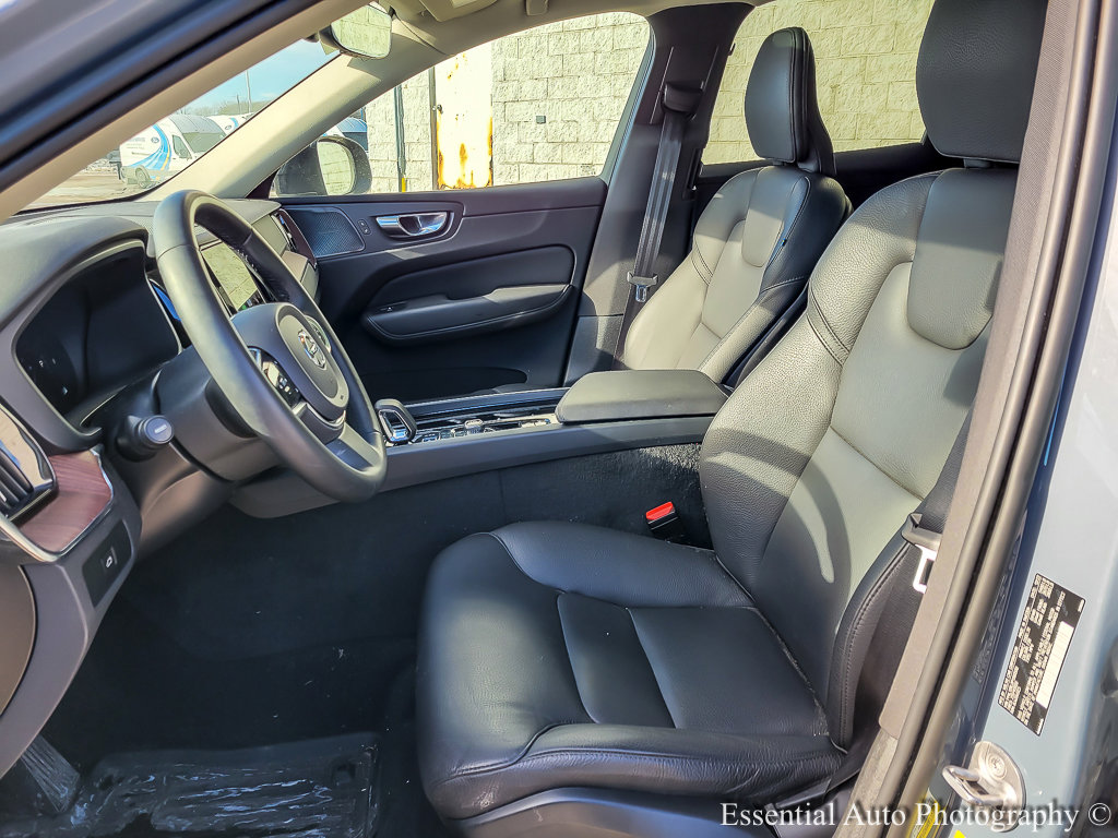 2023 VOLVO XC60 - Image 8