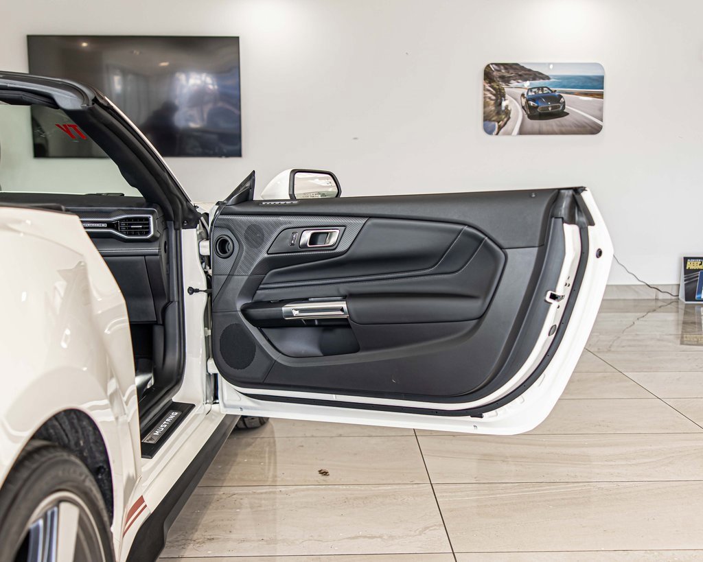 2025 FORD MUSTANG - Image 32