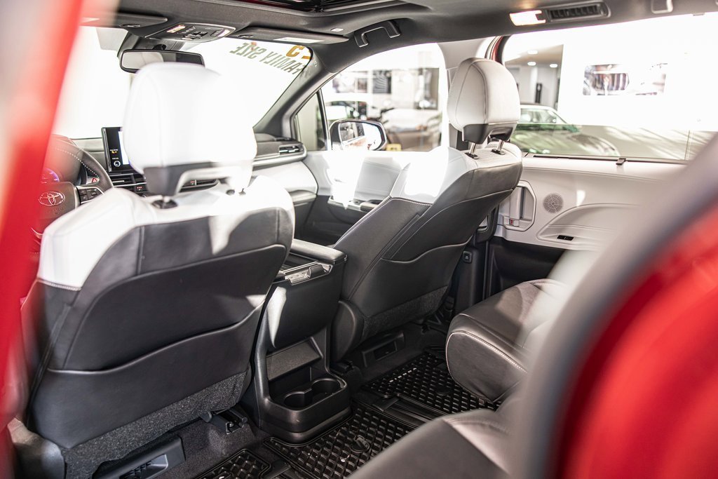 2025 TOYOTA SIENNA - Image 33