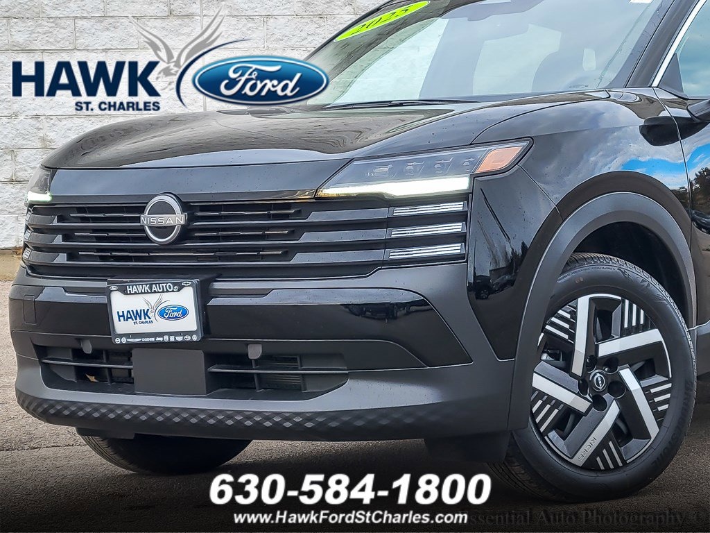 Used 2025 Nissan Kicks SV SV FWD