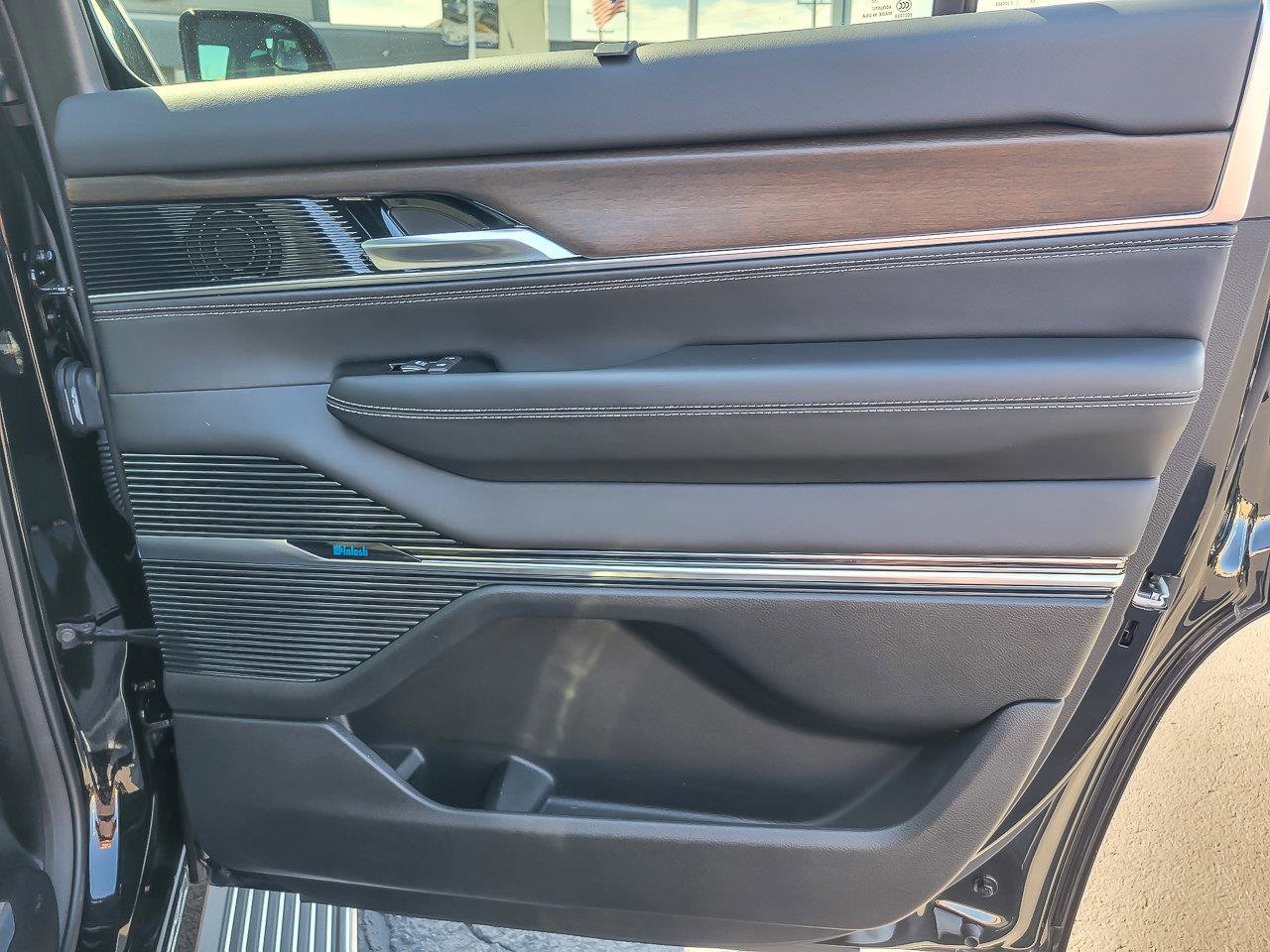 2023 JEEP GRAND WAGONEER - Image 31